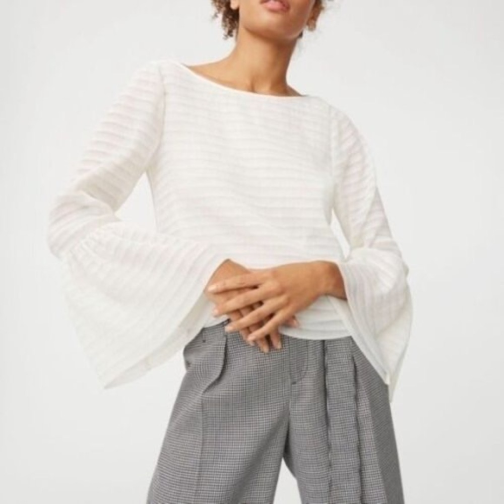NWOT Club Monaco Textured White blouse w Bell Sleeves White Blouse - XS